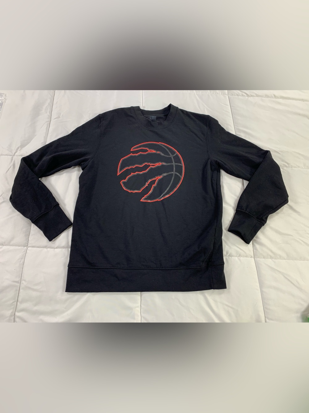 Pre loved NBA long sleeve mens size S